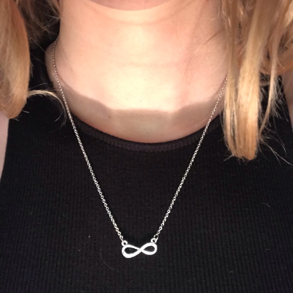 Infinity necklace - Picture 3 of 3